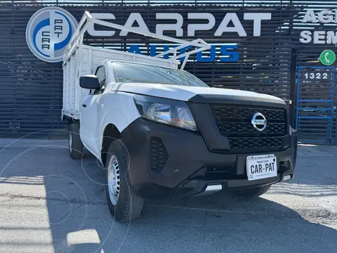 Nissan NP300 2.5L Chasis Cabina Diesel Dh A/A Paq. de Seguridad usado (2021) color Blanco financiado en mensualidades(enganche $83,380 mensualidades desde $8,690)