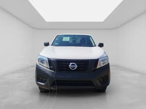Nissan NP300 2.4L Doble Cabina SE A/A Paquete de Seguridad usado (2020) color Blanco precio $280,000