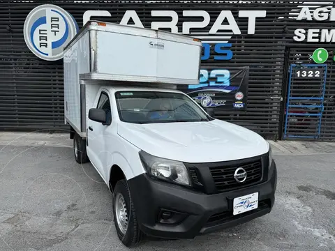 Nissan NP300 2.5L Chasis Cabina Dh A/A Paquete de Seguridad usado (2018) color Blanco precio $289,000