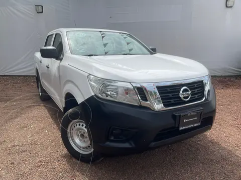 Nissan NP300 2.4L Doble Cabina SE A/A Paquete de Seguridad usado (2020) color Blanco precio $349,000