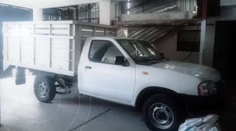 Nissan NP300 2.4L Chasis Dh usado (2015) color Blanco precio $223,000