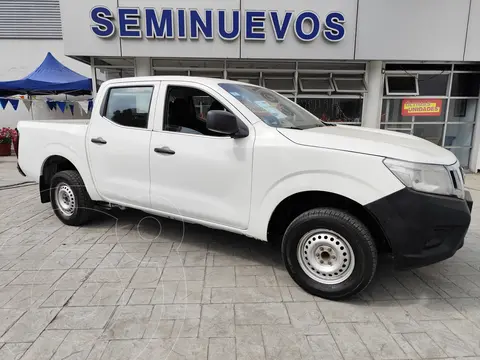 Nissan NP300 2.4L Doble Cabina SE A/A Paquete de Seguridad usado (2020) color Blanco financiado en mensualidades(enganche $107,835 mensualidades desde $7,939)