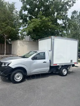 Nissan NP300 2.5L Chasis Cabina Dh A/A usado (2019) color Plata precio $300,000