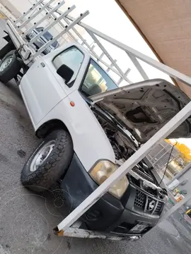 Nissan NP300 2.5L Diesel Chasis 4x2 Ac usado (2012) color Blanco precio $140,000