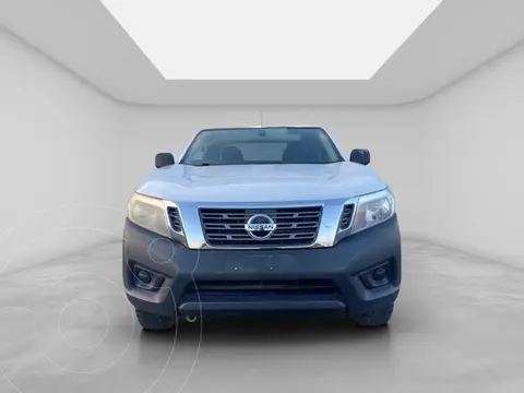 Nissan NP300 2.4L Doble Cabina SE A/A Paquete de Seguridad usado (2020) color Blanco financiado en mensualidades(enganche $75,218 mensualidades desde $9,149)
