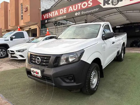 Nissan NP300 2.4L Pick-up Dh usado (2018) color Blanco precio $269,999