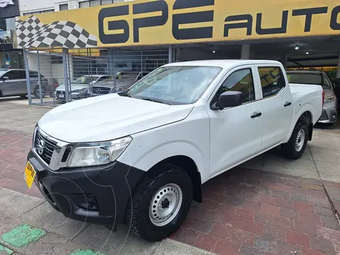 Nissan NP300 2.4L Doble Cabina SE A/A Paquete de Seguridad usado (2018) color Blanco precio $305,000