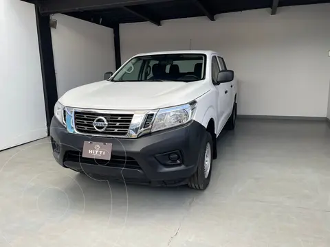 Nissan NP300 2.4L Doble Cabina SE A/A Paquete de Seguridad usado (2020) color Blanco precio $359,000