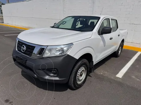 Nissan NP300 2.4L Doble Cabina SE A/A Paquete de Seguridad usado (2020) color Blanco financiado en mensualidades(enganche $75,218 mensualidades desde $9,149)