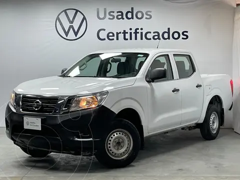 Nissan NP300 2.4L Doble Cabina SE A/A Paquete de Seguridad usado (2020) color Blanco precio $320,000