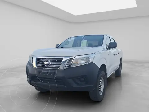 Nissan NP300 2.4L Doble Cabina SE A/A Paquete de Seguridad usado (2020) color Blanco precio $341,900