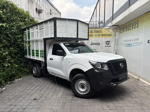 Nissan NP300 Chasis usado (2023) color Blanco financiado en mensualidades(enganche $183,920 mensualidades desde $7,901)