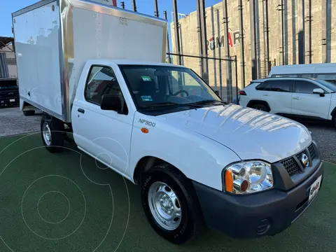 Nissan NP300 2.4L Chasis usado (2013) color Blanco precio $219,999