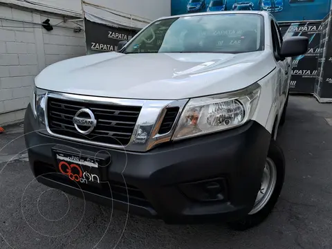 Nissan NP300 2.4L Doble Cabina SE A/A Paquete de Seguridad usado (2019) color Blanco financiado en mensualidades(enganche $99,462 mensualidades desde $7,606)