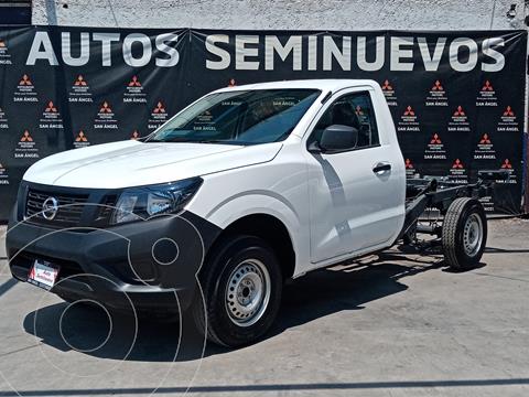 foto Nissan NP300 2.5L Chasis Cabina Dh A/A Paquete de Seguridad usado (2020) color Blanco precio $330,000