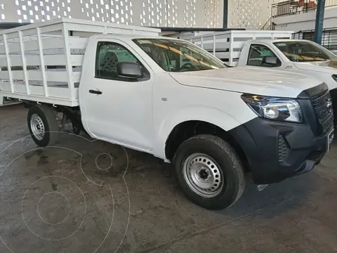 Nissan NP300 2.5L Chasis Cabina Diesel Dh A/A Paq. de Seguridad usado (2021) color Blanco precio $378,000