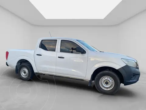 Nissan NP300 2.4L Doble Cabina SE A/A Paquete de Seguridad usado (2020) color Blanco precio $341,900