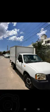 Nissan NP300 2.4L Chasis usado (2014) color Blanco precio $165,000