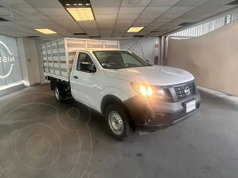 Nissan NP300 2.5L Estacas Dh A/A Paquete de Seguridad usado (2020) color Blanco financiado en mensualidades(enganche $125,316 mensualidades desde $5,469)