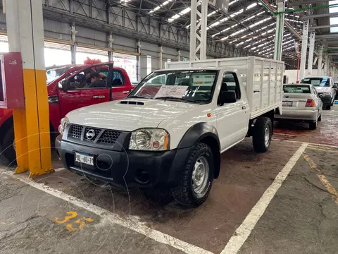 Nissan NP300 2.4L Pick-up Dh usado (2014) color Blanco financiado en mensualidades(enganche $65,000 mensualidades desde $5,000)