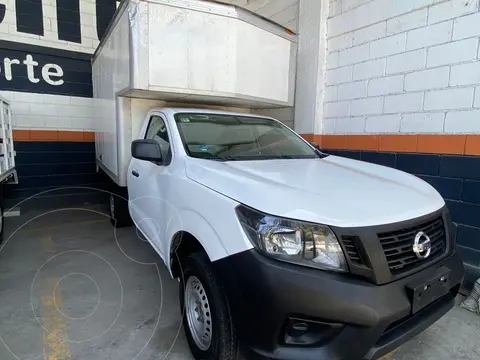 Nissan NP300 2.5L Chasis Cabina Dh A/A Paquete de Seguridad usado (2020) color Blanco precio $270,000