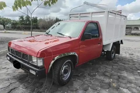 Nissan NP300 2.4L Doble Cabina 4X4 usado (2006) color Rojo precio $62,000