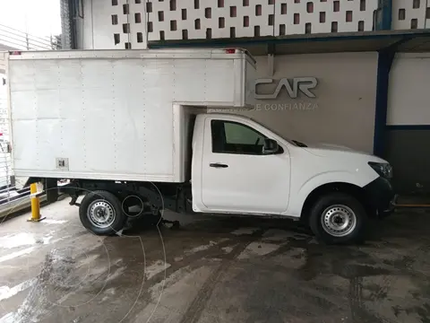 Nissan NP300 2.4L Doble Cabina SE A/A Paquete de Seguridad usado (2020) color Blanco precio $373,000