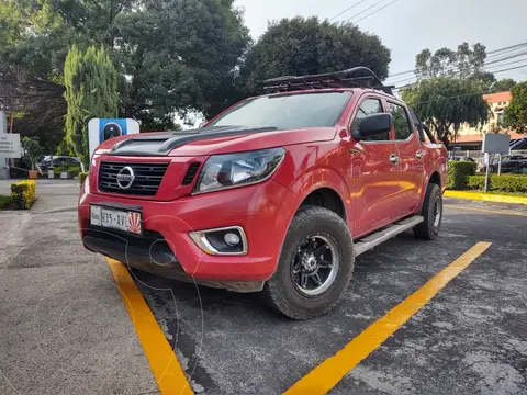 Nissan NP300 2.4L Doble Cabina SE A/A Paquete de Seguridad usado (2018) color Rojo precio $360,000