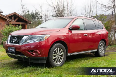 Nissan Pathfinder 3.5L Sense 4x2 usado (2016) color Rojo precio $13.490.000