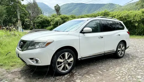 Nissan Pathfinder Exclusive Midnight Edition 4x4 usado (2014) color Blanco precio $216,000