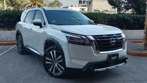 Nissan Pathfinder Platinum usado (2024) color Blanco financiado en mensualidades(enganche $217,444 mensualidades desde $25,020)