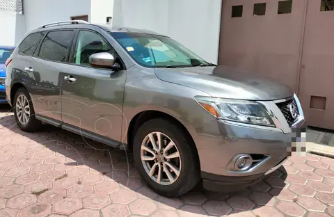 Nissan Pathfinder Sense usado (2015) color Gris Oxford precio $220,000