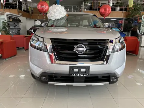 Nissan Pathfinder Exclusive nuevo color Plata precio $1,240,900