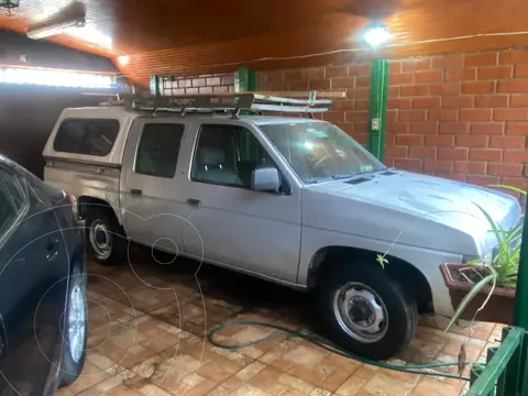 Nissan Pick-up D-21 4X2 Cab Doble 2.4 Butacas usado (2008) color Plata precio $4.800.000