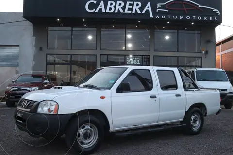 Nissan Pick Up DC AX 4x4 2.7 D usado (2013) color Blanco precio $14.500.000