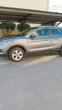 Nissan Qashqai 2.0L 4x2 usado (2021) color Gris precio $14.000.000