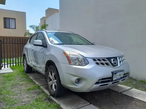 Nissan Rogue SL CVT Piel usado (2011) color Plata precio $140,000