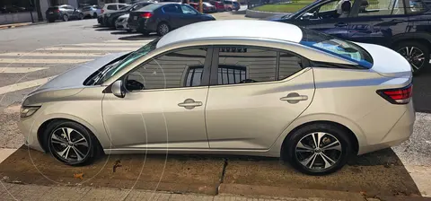 Nissan Sentra Advance CVT usado (2021) color Gris Plata  precio u$s22.500