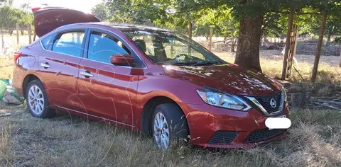 Nissan Sentra 1.8L Sense usado (2018) color Rojo precio $10.500.000