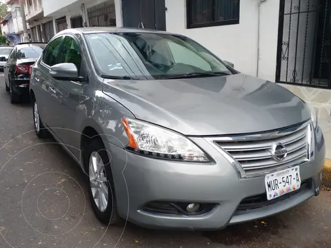 foto Nissan Sentra Advance Aut usado (2015) color Gris Oxford precio $132,000