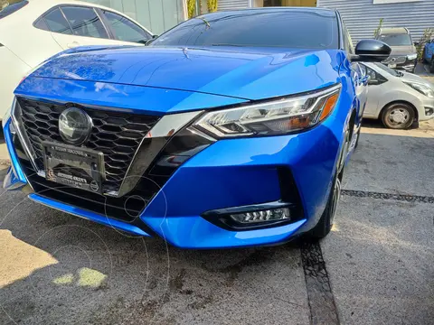 Nissan Sentra SR Bi-tono Aut usado (2022) color Azul precio $310,000