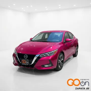 Nissan Sentra Advance Aut usado (2021) color NIS FRT ROJO precio $295,000