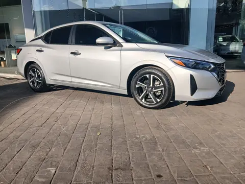Nissan Sentra Sense Aut usado (2024) color plateado precio $344,000