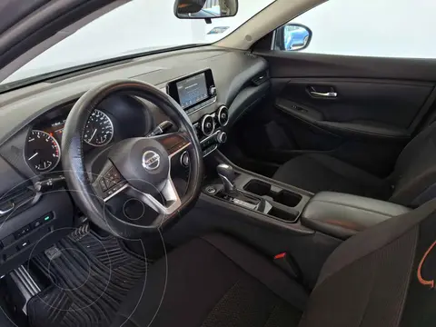 Nissan Sentra Sense Aut usado (2023) color Gris precio $295,300