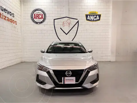 Nissan Sentra Sense usado (2023) color plateado precio $285,000