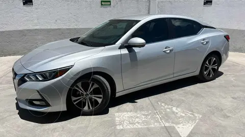 Nissan Sentra Advance usado (2023) color Plata precio $384,000