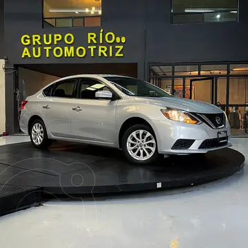 Nissan Sentra Sense Aut usado (2017) color plateado precio $192,000