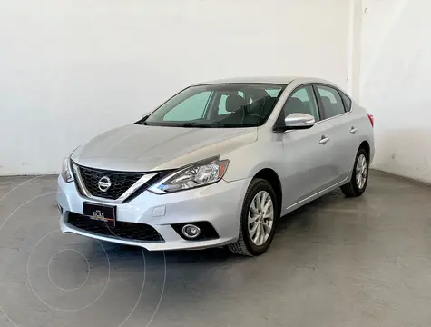 Nissan Sentra Advance usado (2018) color plateado precio $219,000