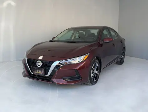 Nissan Sentra Sense Aut usado (2022) color violeta oscuro precio $289,000