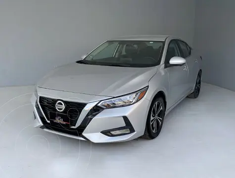 Nissan Sentra Advance usado (2023) color plateado precio $309,000